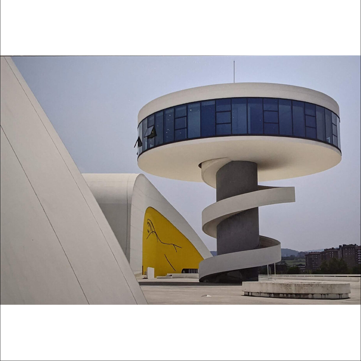 Photo 2B de la série « Niemeyer » par Jean-Michel ROCHE